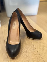 Valentino 黑色高跟鞋