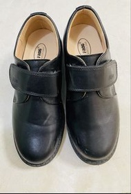 Frog Footcare 黑色魔術貼皮鞋