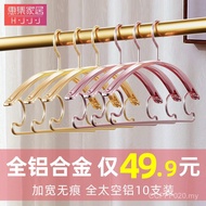 Clothes Hanger Y9WW