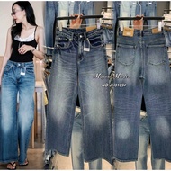 JH3109 Straight-Leg Jeans