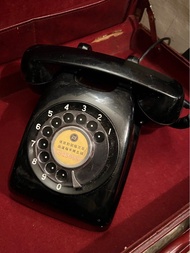 古物《早期撥盤式電話》