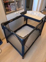 4mums breeze plus. Portable Playard with Carrying Case 便攜式嬰兒床