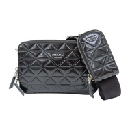 【再降價】黑色 牛皮 Brique Camera 肩背包【PRADA 普拉達】 2VH070