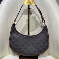 98新 Celine/賽琳 AVA凱旋門老花腋下包 黃褐色月亮豌豆包 21年編碼 尺寸：23*7*
