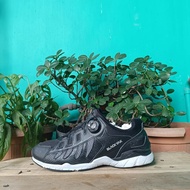 sepatu gunung treking trailrunning outdoor boa system blackyak size 41,5 fit 42 second