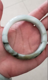 💥大減價(細圈子)淺果綠帶油青飄花(靚貨)#辟邪#F112465#54.9mm#智善珠寶#不賣假貨#翡翠玉手鐲#老坑冰糯種  有證書