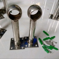 Combo of 2 stainless steel basses with square base to catch the wall, 14cm long, round stainless ste