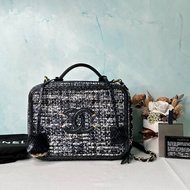 CHANEL 深藍毛呢鏈帶箱包