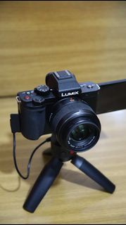 Panasonic Lumix G100 ，25mm f/1.4，手柄，M43 Vlog 4K 自拍 輕巧 evf 電子觀景器 相機 not Olympus