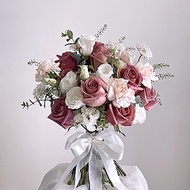 【鮮花】藕粉色玫瑰康乃馨自然半圓形分束鮮花捧花