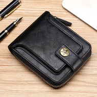 กระเป๋าสตางค์สั้นผู้ชายตําแหน่งบัตรหลายใบที่ทันสมัยซิปอเนกประสงค์ย้อนยุคคุณภาพสูงในยุโรปและอเมริกากระเป๋าใส่เหรียญผู้ชายหัวเข็มขัดซิปหนังPU ที่ใส่บัตรสามพับMens Wallet Fashion High Quality Multi-card Zipper Wallet