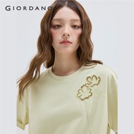 GIORDANO ผู้หญิง  เสื้อยืด ปักริบบิ้น เสื้อยืดคอกลม แขนสั้น เรียบ อ่อนโยน เรียบง่าย แฟชั่น เสื้อยืดล