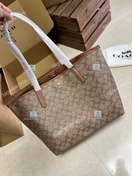 新款 COACH 蔻馳 型號：5696 尺寸：332916c 認準hkpowerbuy. 銀包 錢包 手袋 背囊 斜孭袋 送禮 情人節 禮物