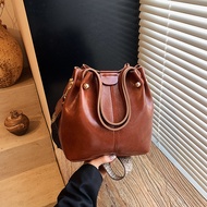 This Year's Bag 2025 Retro Trendy Bucket Bag Female Texture New Style Wide Shoulder Strap Popular Au