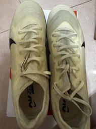 Nike 足球鞋