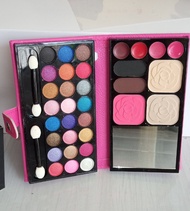 Make up Lengkap Bedak + Lipstik + eyesahadow + Blush on / Make Up Palet/ Kecantikan wajah/ Eyeshadow