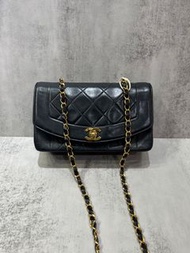 Chanel Diana bag 22cm