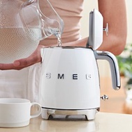 【SMEG】義大利復古0.8L迷你電熱水壺-珍珠白