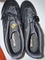 Adidas Predator 足球鞋