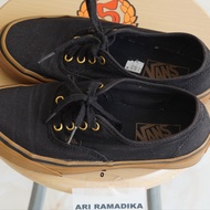 Vans Black Gum Sole Second