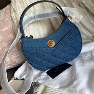 范思哲Versace 未使用 牛仔丹寜 包 腋下包  斜背包  經典 實用性高 包包 斜挎包 女生 美杜莎 包 versace medusa half moon denim bag