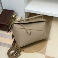 🏷Loewe 羅意威．Small Puzzle 新款 沙色