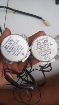 DINAMO SWING MOTOR SWING AC DAIKIN FLOOR STANDING 5PK MT8-L C202 925 R 592-2E