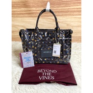 Preloved BTV Beyond The Vines Liberty Crunch Carryall Bag