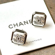 -Chanel/香奈兒 雙C鑲鑽 白色紐扣 方糖 貝母耳釘