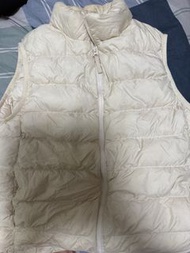 Uniqlo 輕便羽絨背心