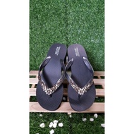 [Lesen Foot House] Made In Taiwan Flowers Multi-Diamond 5.5cm Platform Shoes Flip-Flops High-Density