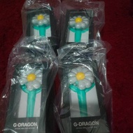[BOOKED] G-DRAGON MINI LIGHTSTICK KEYRING (MINT)