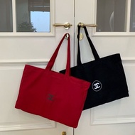 CHANEL2025紅山茶花系列帆布包 尺寸：45×6.5×32cm