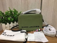 MARC JACOBS 💞雙拉鍊小方包 THE MINI BOX BAG 20 手拿包 便當包 餐盒包 相機包 💞💞百貨款 💥💥 顔色綠色、雙拉鍊小方包