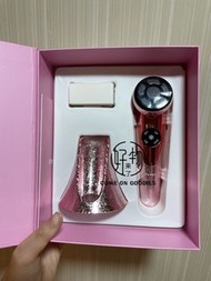 售罄🔥正貨✅ 原廠半年保養⭐️韓國 Deepn 拉皮機 5.0⭐️ Mana Beauty最新閃鑽版💕 導入提升緊致美白美容儀🔹單機或面霜精華套裝✨能量升級