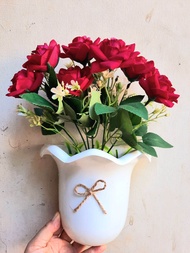 Hiasan Dinding /Bunga Mawar Artificial kuntum 7 Berikut Pot Dinding/Dekorasi Home /Bunga rose Bludru/Bunga Gantung /Bunga dinding