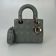 DIOR  灰綠小號黛妃包