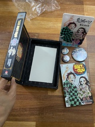 Truyện tranh Thanh gươm diệt quỷ tập 23 bản đặc biệt kèm huy hiệu Kimetsu No yaiba Kny