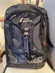 Camel Mountain 戶外可擴展背包 （底部是鞋收納位置，有拉鍊開關擴展）