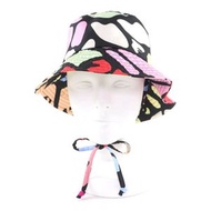 香奈兒 (CHANEL) 100% 真絲女帽，飾有 Coco MarkPlate，山茶花印花，多色，M 碼，正品，義大利製造。