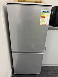 Sharp Refrigerator - 小型雪櫃