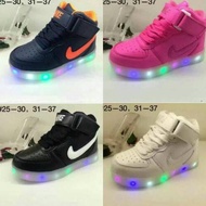 HOT SALE sepatu anak/sepatu bayi/sepatu nyala/sepatu nike LED Terjamin