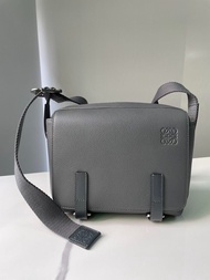 LOEWE Messenger bag Grey 翻蓋 郵差包 斜孭袋 灰色