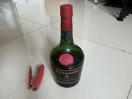 早前年份 拿破崙？百事吉 白蘭地 舊酒一瓶，屬於早期本人私人收藏品，不知道確實年份了，包裝紙有殘舊，污漬，上面樽蓋完全密封未開封的，沒有包裝盒子的 ，那年代代理公司？？ ，看到這樽百事吉舊酒酒量都飛走