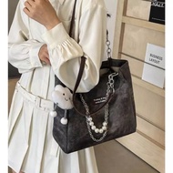 Women's shoulder bag, armpit bag, office style, going out, going to school, and going with 260 style