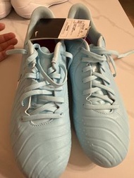 Nike Tiempo 足球鞋