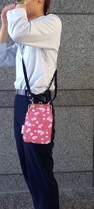 momode 手機斜背包