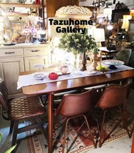 TAZU極力推介東南亞進口北歐日式簡約風格全實木胡桃木色伸縮餐枱,餐桌.
選用全實木打造,木紋細膩自然,圓角設計,安全細緻,線條簡約大方.
只需輕輕一拉,即可由四人枱變身六人餐台,方便招呼親朋好友.
