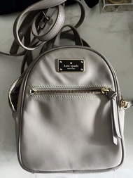 Kate Spade 灰色尼龍小背包