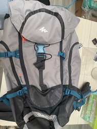 迪卡儂 50L 露營背包